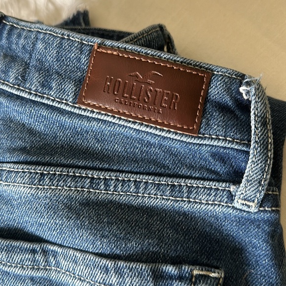 HOLLISTER ULTRA HIGH RISE MOM JEAN W25 L27 - Picture 3 of 8